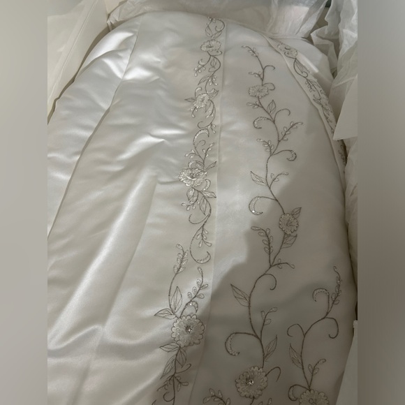 Jasmine Bridal USED wedding gown dress and veil PRE-OWNED - see description - Picture 8 of 8